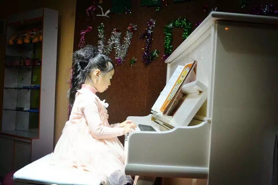 日照樂譜生半小時 輕松啟蒙，讓孩子愛上彈鋼琴